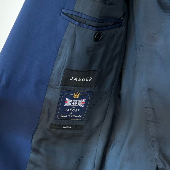 Jaeger "Mayfair" Navy Balzer - Picture 4 of 7